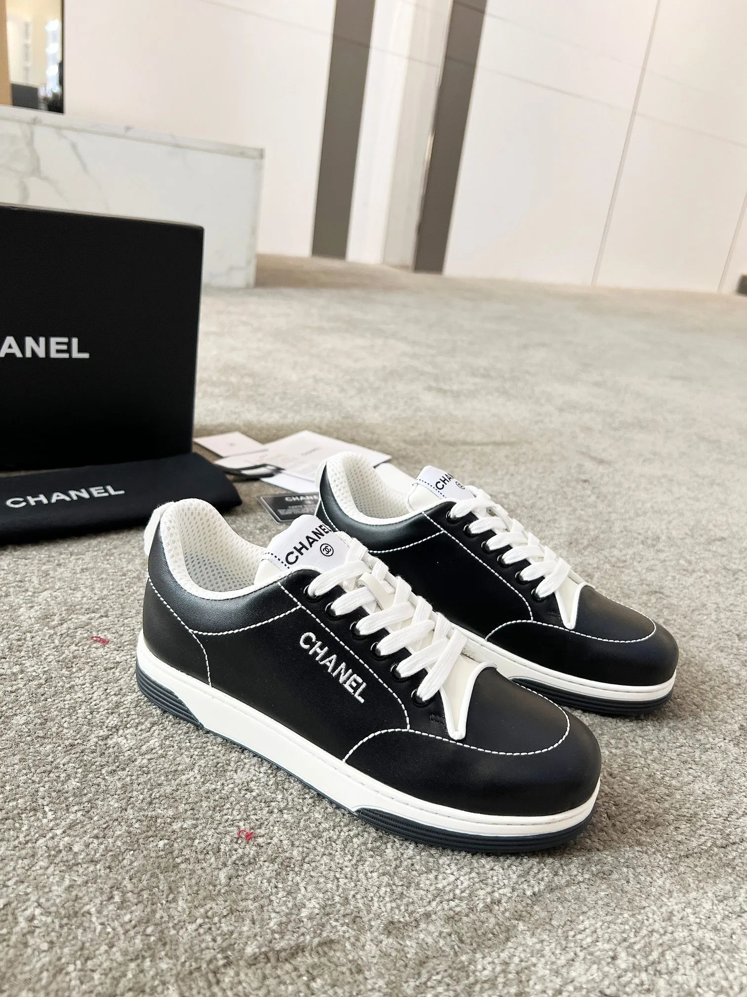 👟👟Ex-factory price 560👟👟 Chanel 2025c new casual sports shoes and sneakers, super beautiful color, very versatile, super comfortable, full of little fragrance, classic, durable and versatile, (cowhide, original outsole, good resilience) Size: 35-40